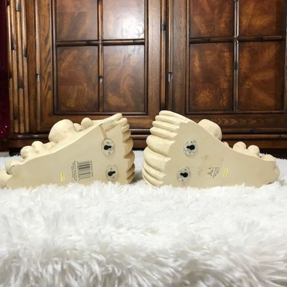 Set of 2 Romanesque Tapestry Resin Corbels - Picture 9 of 12